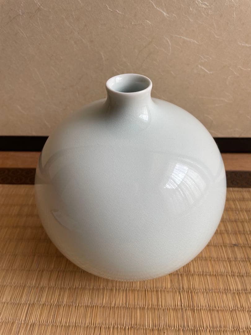 人間国宝　前田昭博　白磁壷　（共箱・共布・栞付き）