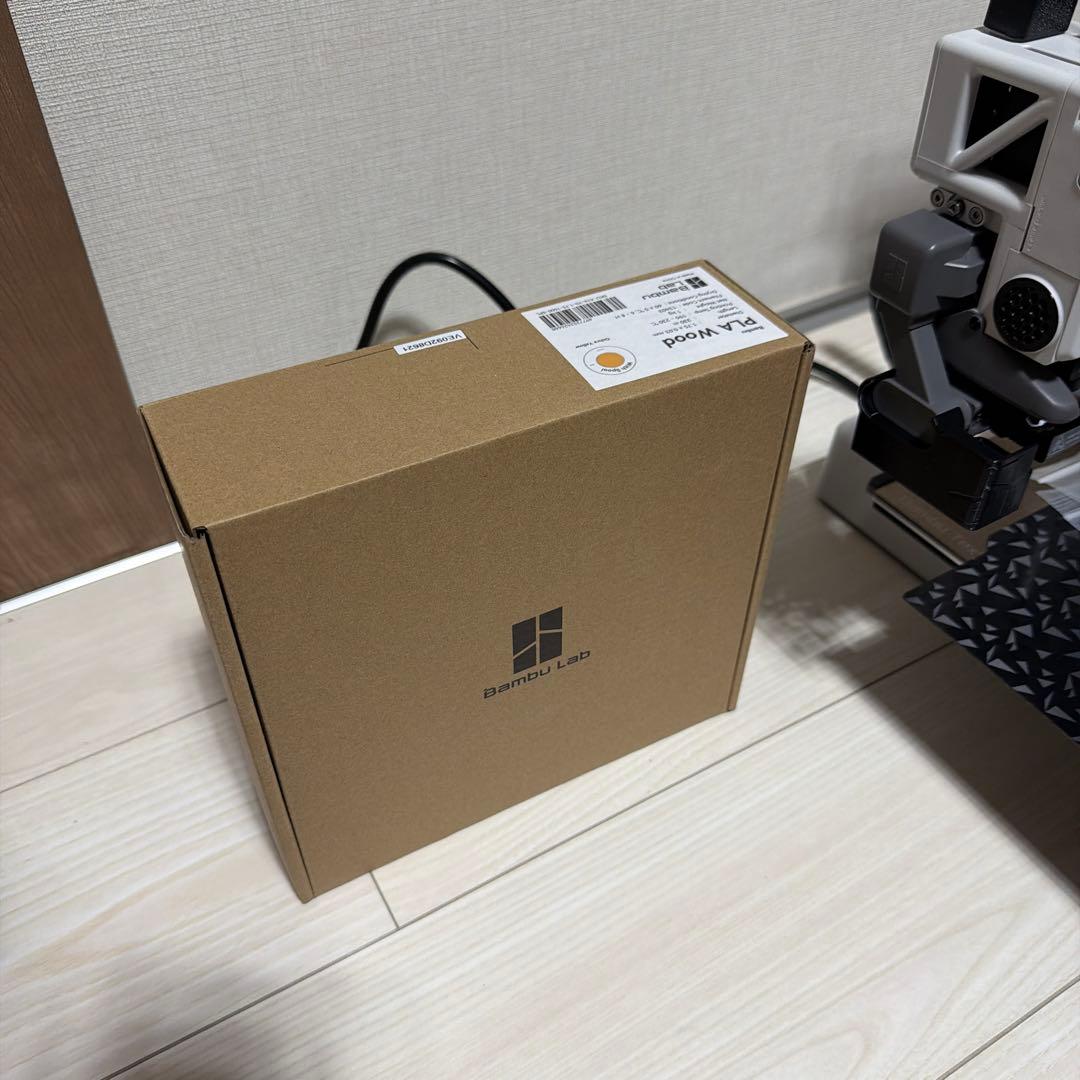 Bambu Lab A1 mini 3D プリンター　フィラメント、プレート付き