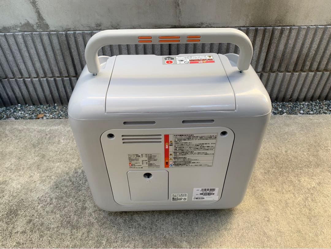 発電機　カセットガス式インバーター発電機
