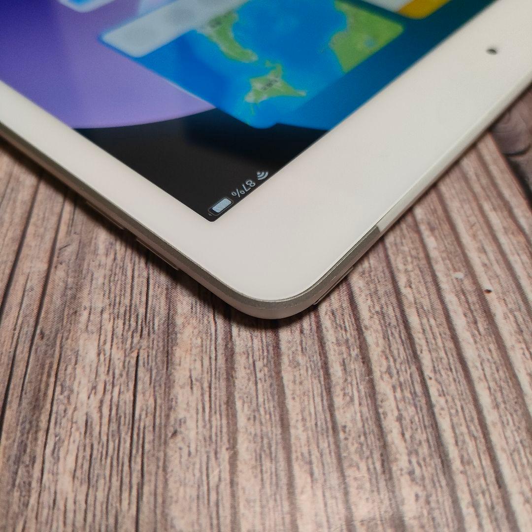 iPad 第8世代 32GB SIMフリー シルバー 美品