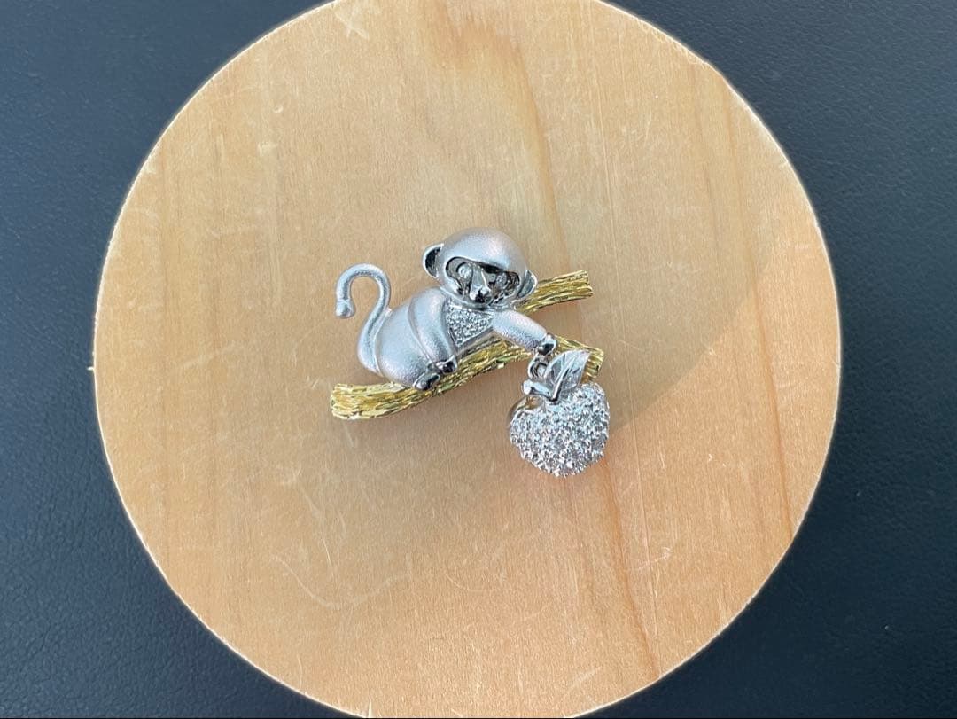 K18/K18WGお猿さんモチーフブローチ
