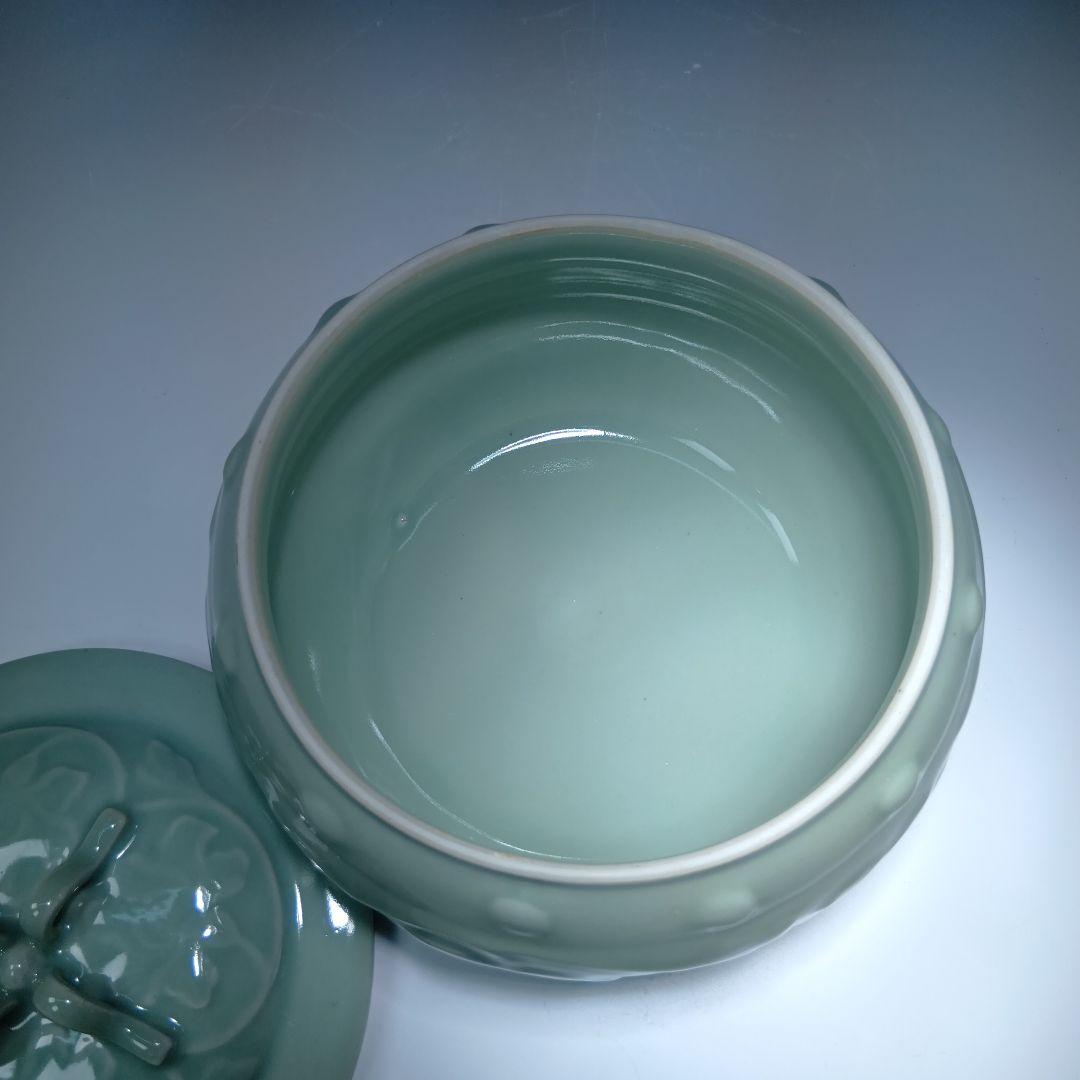 値下げ茶道具　砧青磁浮牡丹水指　(龍泉窯)　 替蓋付　美品