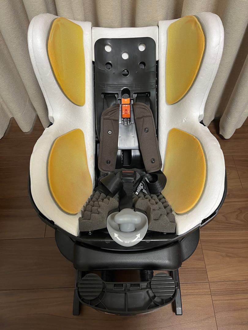 エールべべ　クルット4i グランス　チャイルドシート