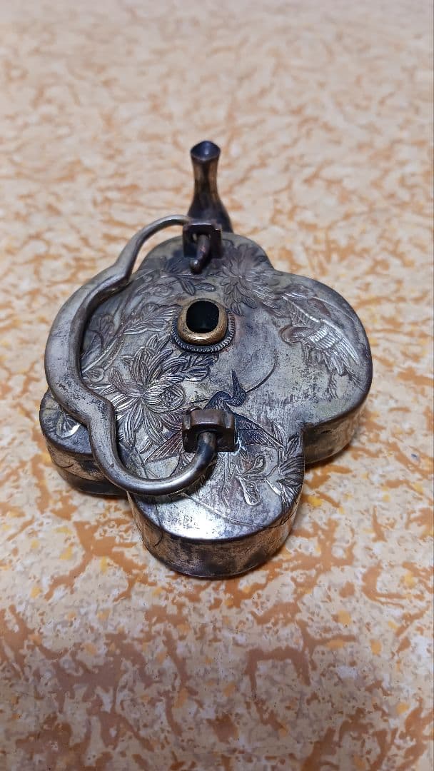 時代物　 銅製　片切彫　変形　水滴　花鳥図　書道具