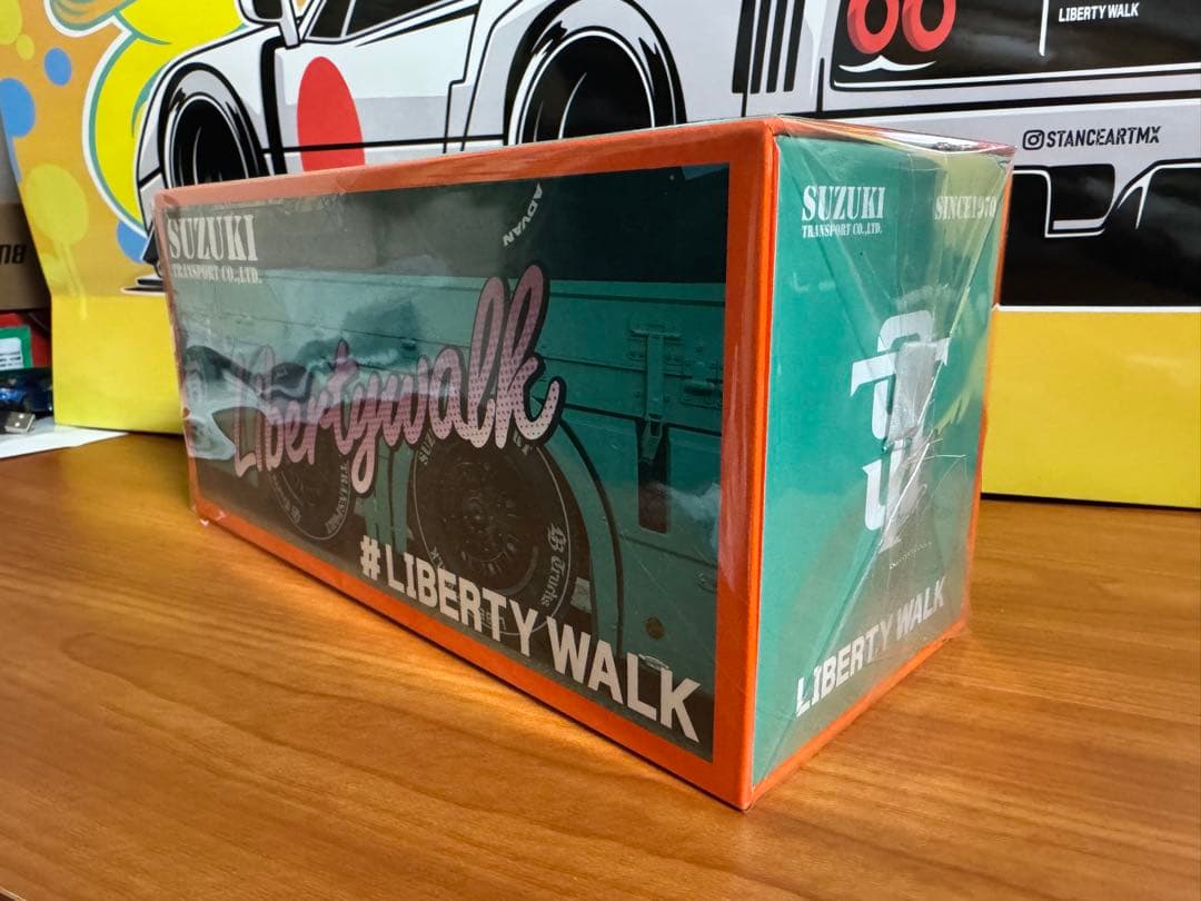 GCD三菱ふそう リバティーウォーク トラック ケンメリ仕様 1/64 LBWK