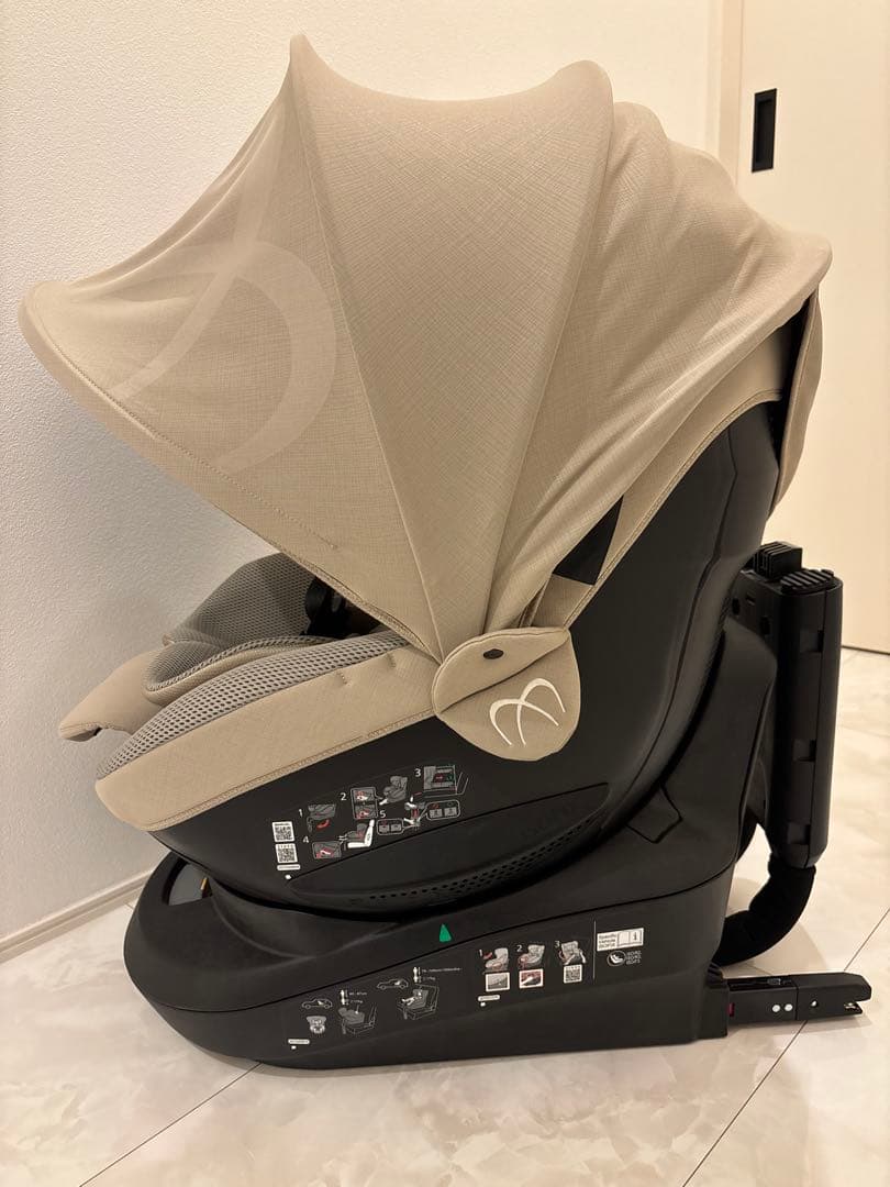 【値下げ】エールべべ　クルットR ザ・ファースト2 チャイルドシート