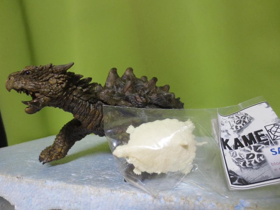 KAME HOUSE　幻獣の亀　フィギュア　完成品　22㎝　ガメラ