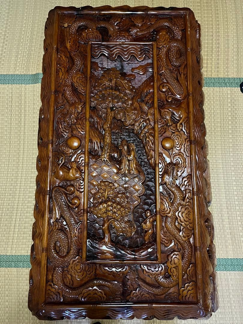 木製彫刻テーブル　一枚板