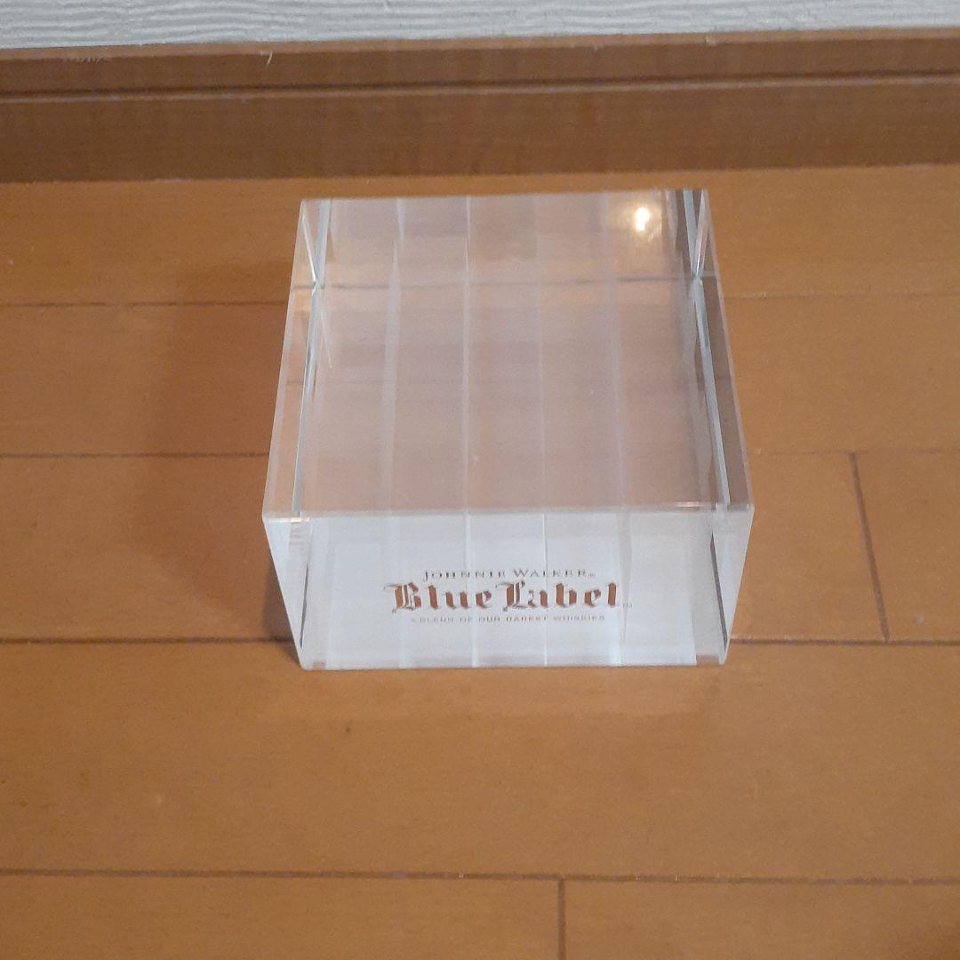 ジョニーウォーカーブルーラベル空瓶　台座　箱付き