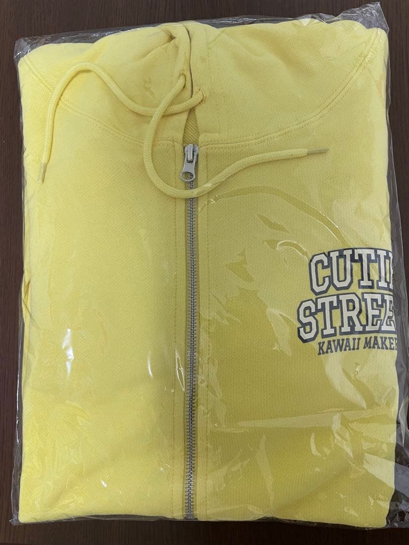 古澤里紗　ふーりー　CUTIESTREET パーカー