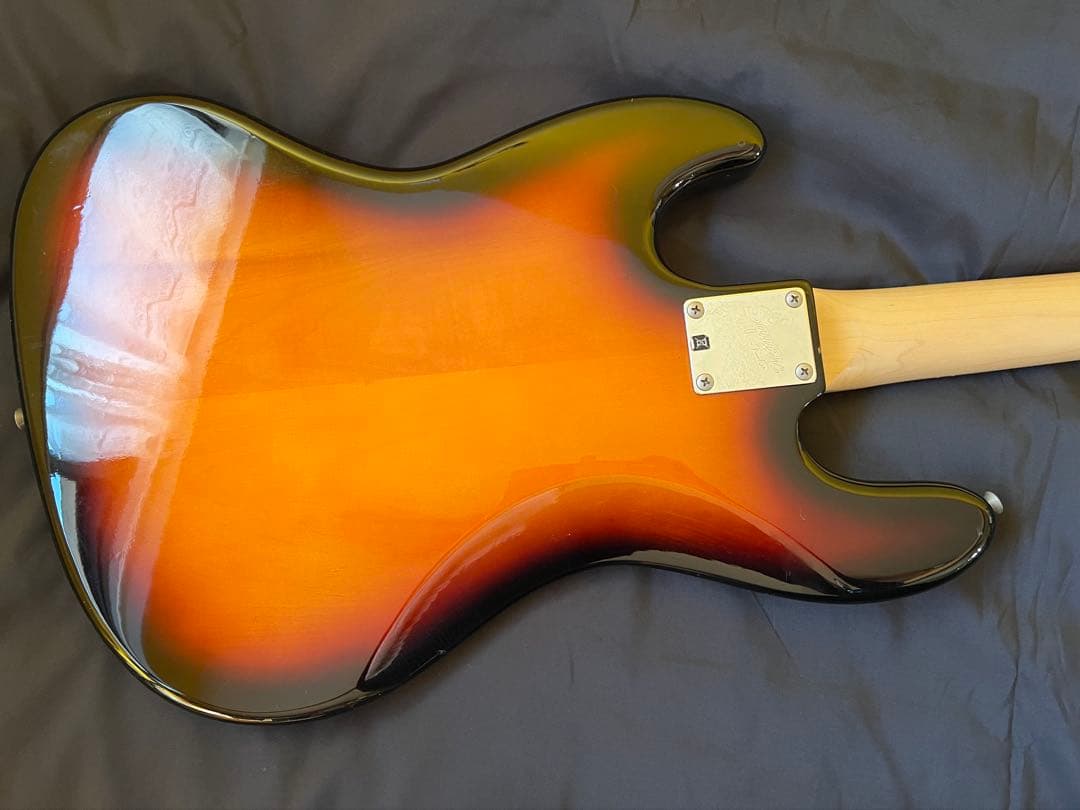 squier J bass ジャズベース Fender エレキベース ケース付き