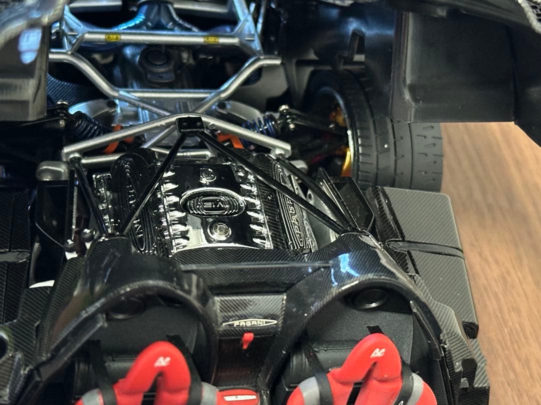 1/18 LCD Pagani Huayra パガーニウアイラBC Carbon