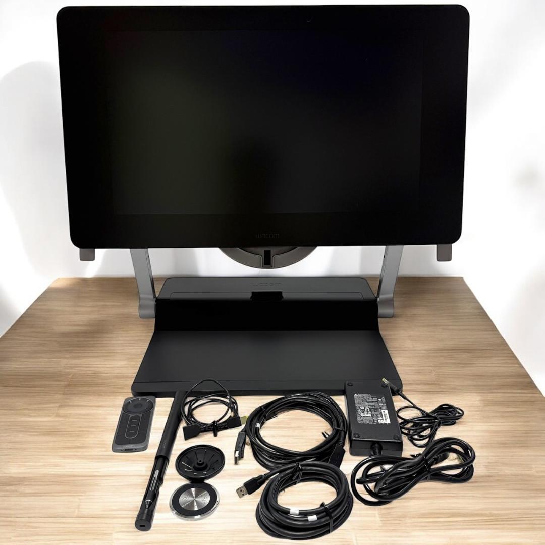 美品 ワコム Cintiq Pro24 DTK-2420/K0 エルゴスタンド付