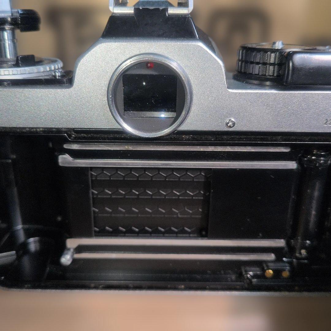 Nikon FE2 ＋ Micro-Nikkor F2.8 50mmレンズ