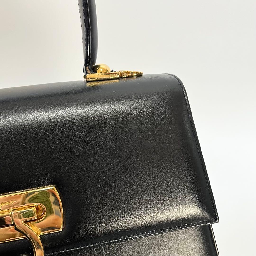 フェラガモ　2way　ガンチーニ　ハンドバッグ　レザー　黒　ブラック　フォーマル