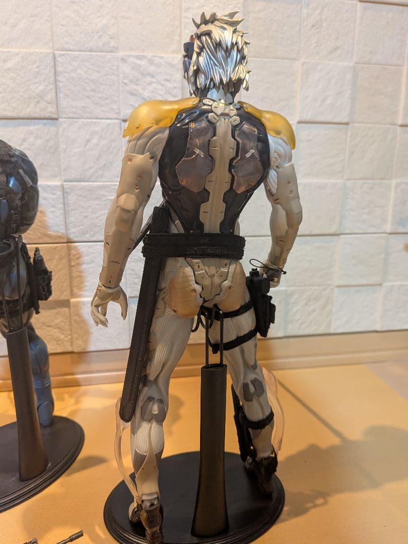 メタルギアソリッド メディコムトイ スネーク&雷電 1/6 フィギュア RAH