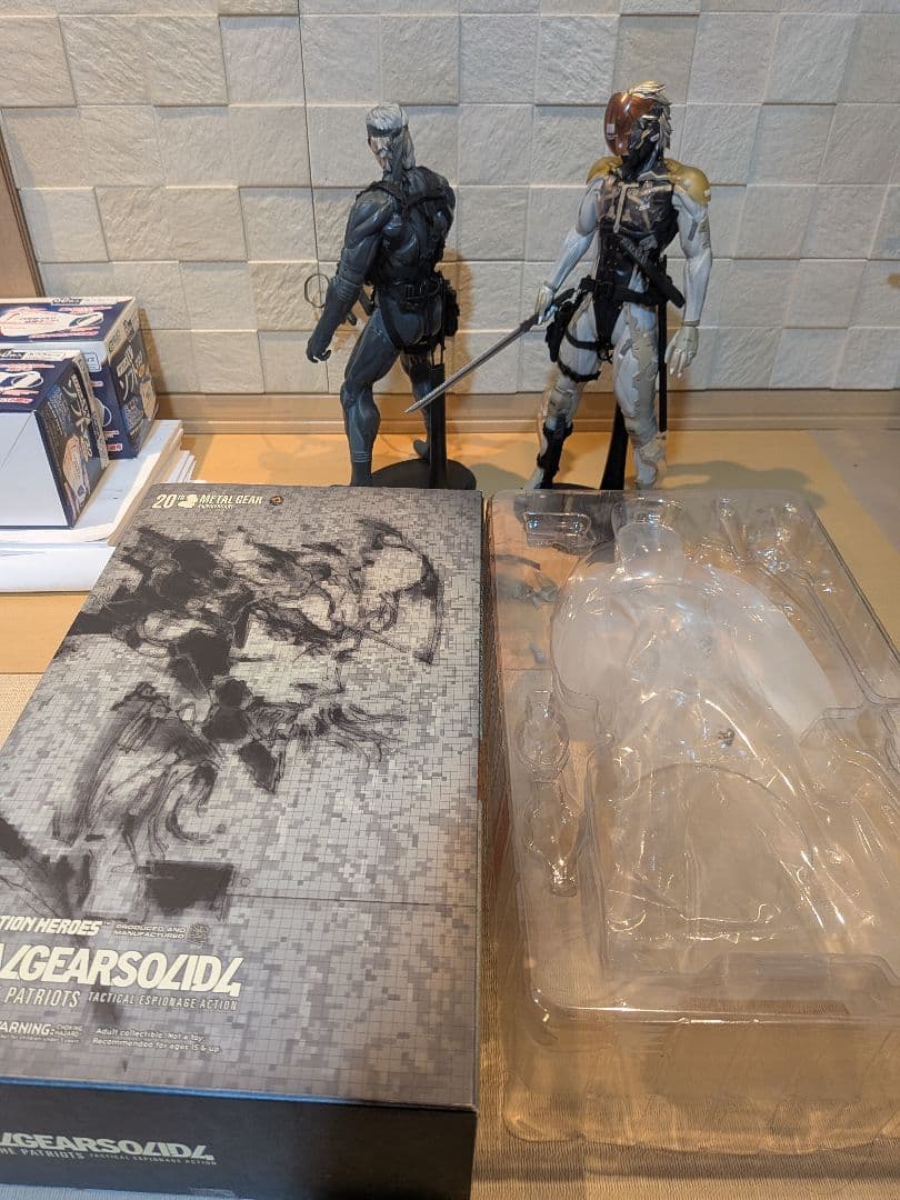 メタルギアソリッド メディコムトイ スネーク&雷電 1/6 フィギュア RAH