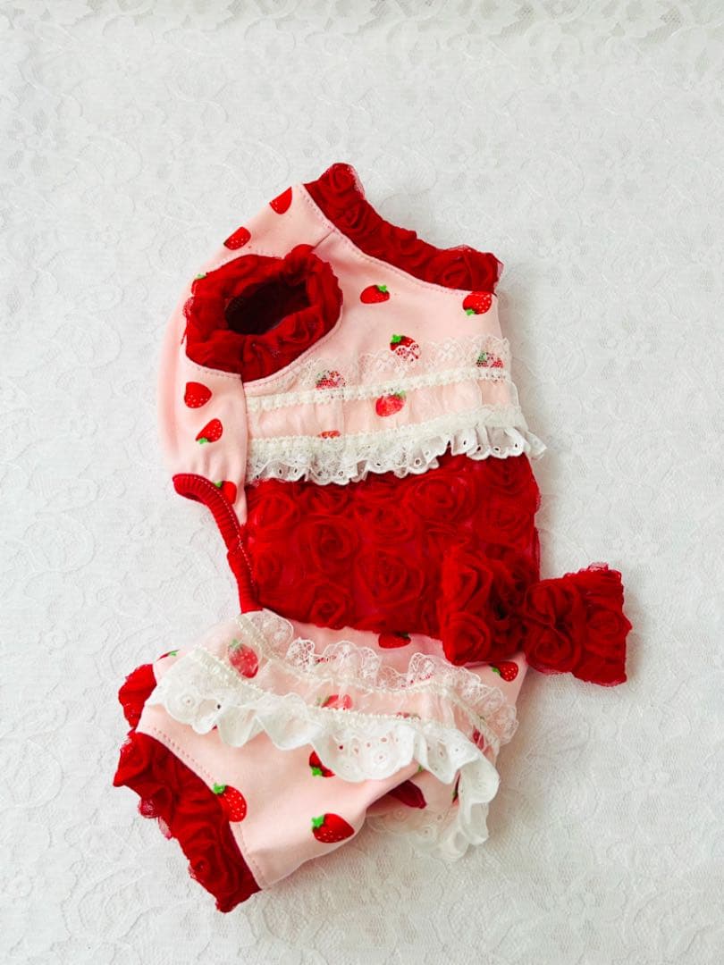 犬服ハンドメイド♡いちご柄立体バラ♡ロンパース