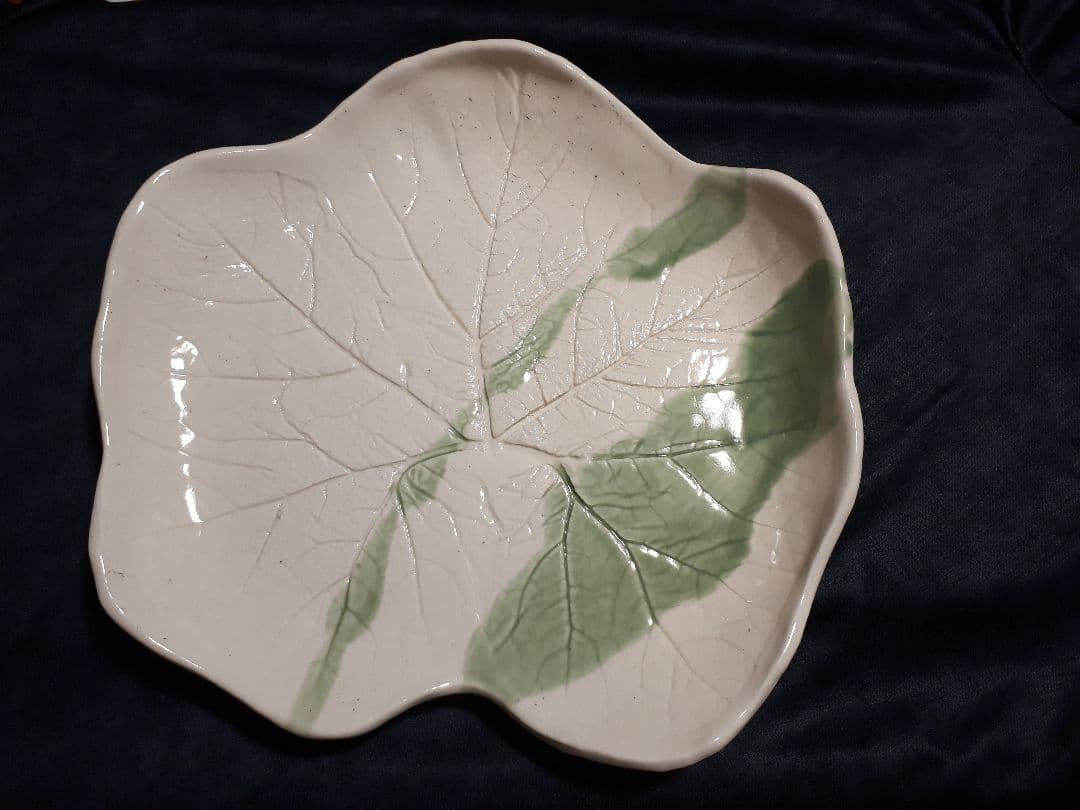 値下げ‼️陶楽窯　桑原リエ作　白地緑釉葉脈皿
