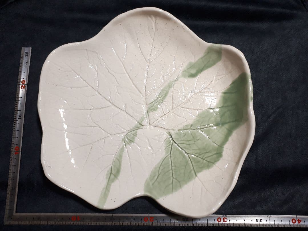 値下げ‼️陶楽窯　桑原リエ作　白地緑釉葉脈皿