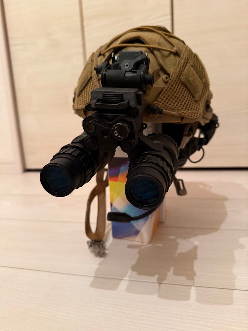 タンカラー モジュラー ヘルメット ダミーナイトビジョン、ヘッドセット付き