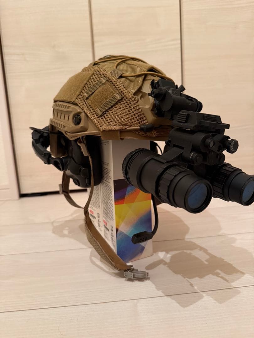 タンカラー モジュラー ヘルメット ダミーナイトビジョン、ヘッドセット付き