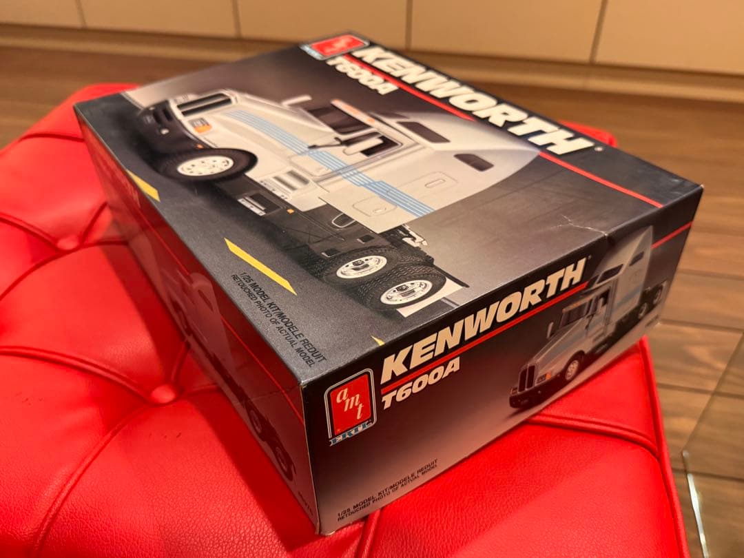 AMT/ERTL製の1/25 ケンワースT600Aセミトラックトラクタ−