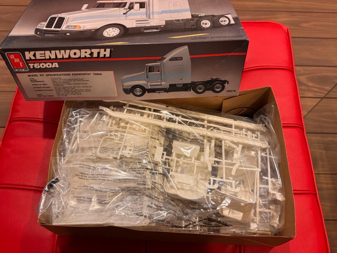 AMT/ERTL製の1/25 ケンワースT600Aセミトラックトラクタ−