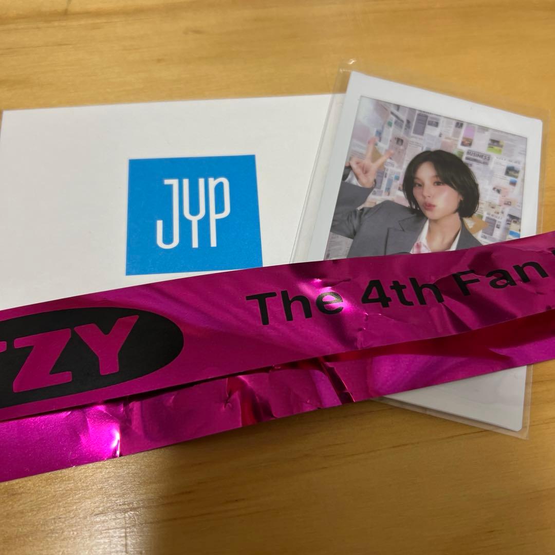 【即購入OK】ITZY ON AIR ファンミ　イェジ直筆サイン入りチェキ