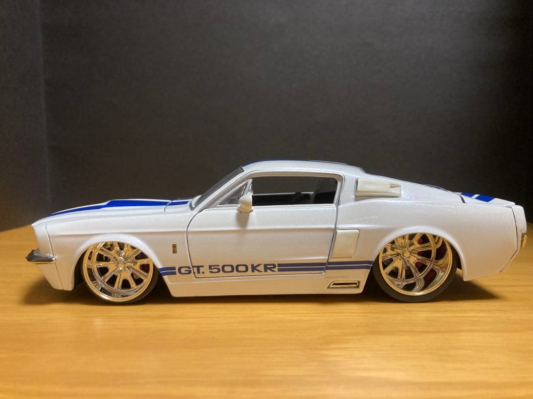 シェルビーGT500エレノア 1/18 と シェルビーGT-500 1/24