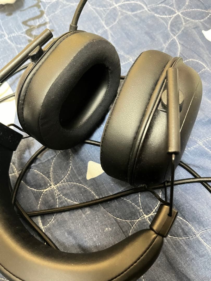 RAZER BlackShark V2 ワイヤレスゲーム用イヤホン