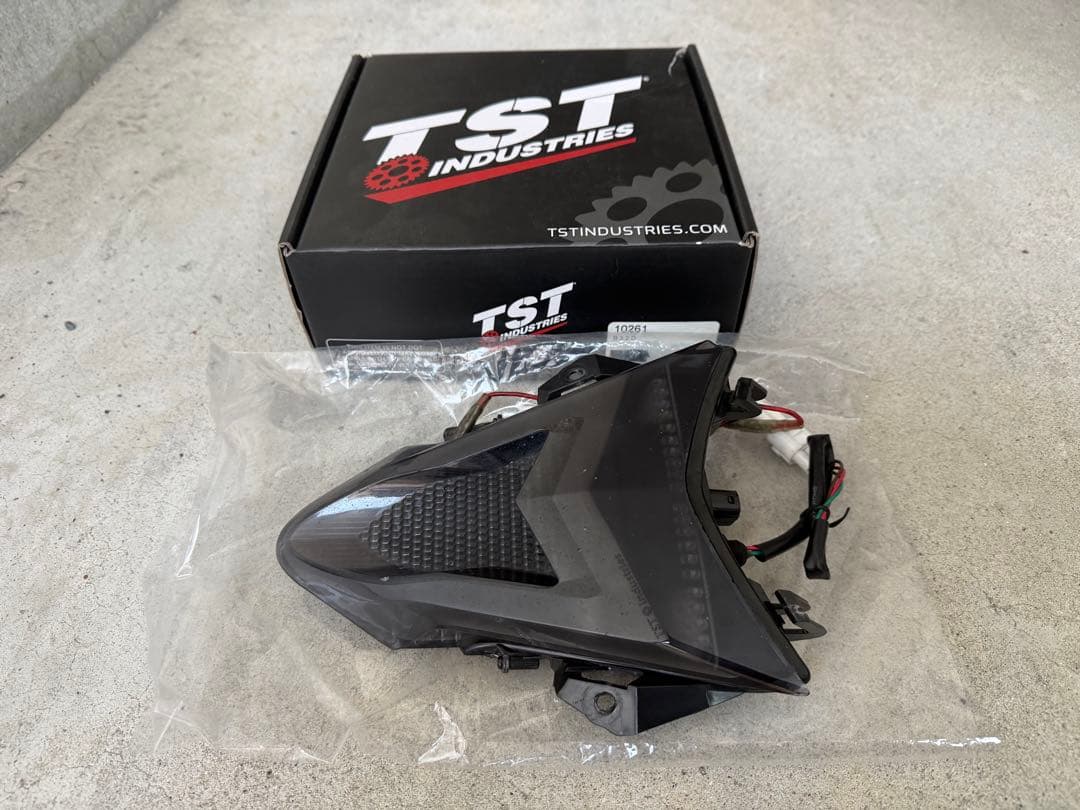 パーツ TST INDUSTRIES S1000RR ~2018