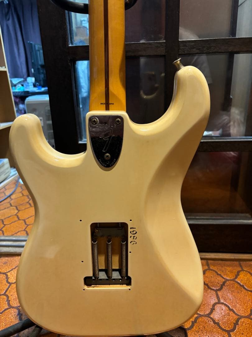 Fender Japan Stratocaster エレキギター クリーム