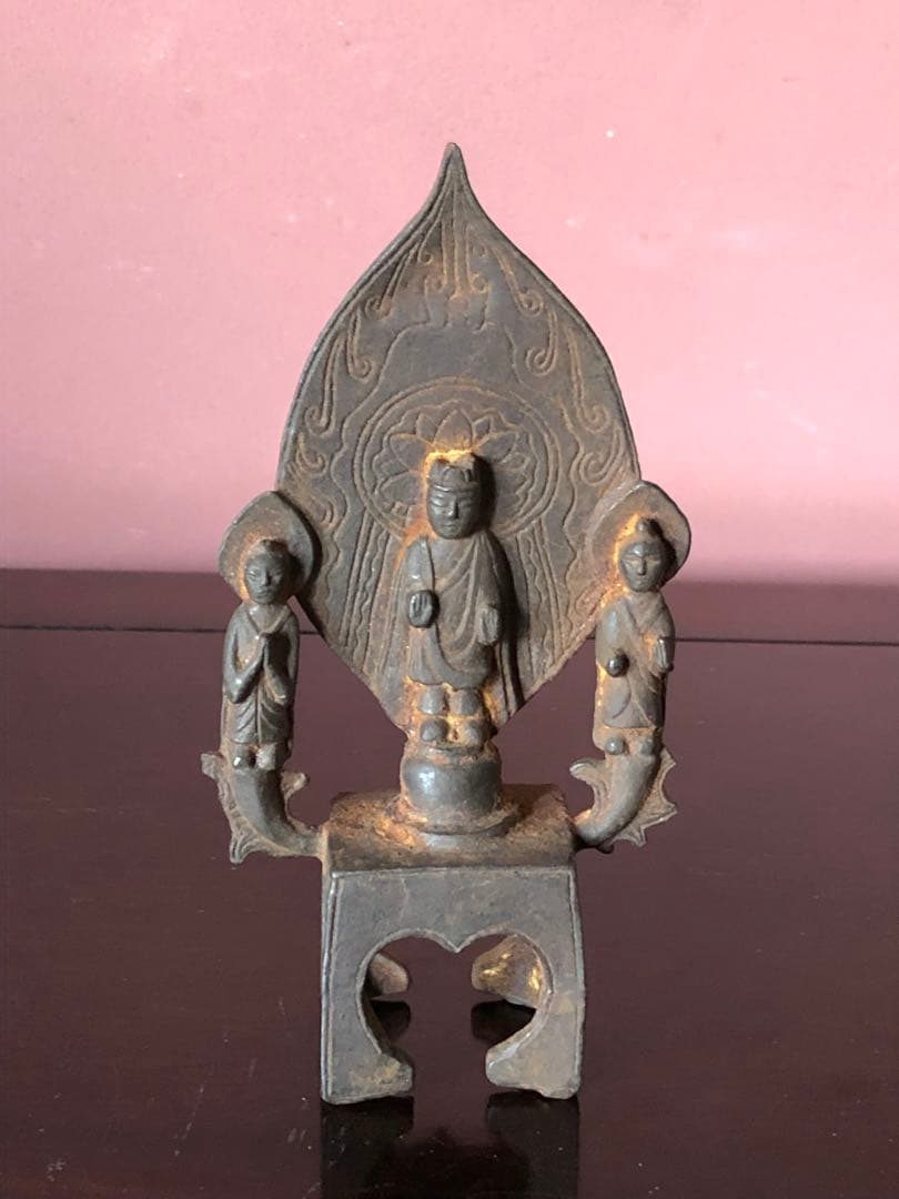 古代様式を有する古鉄三尊仏桐箱入