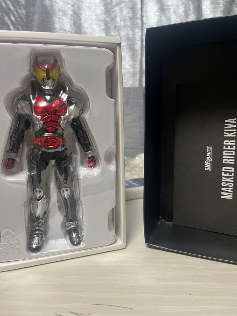 真骨彫製法S.H.Figuarts仮面ライダーキバキバフォーム