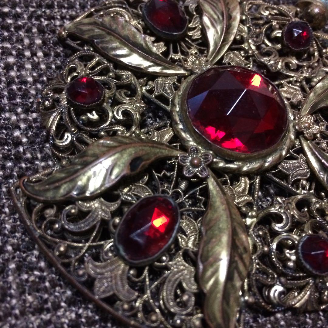 エイジャの赤石？イタリアアンティーク  ジョジョの奇妙な冒険？ 戦闘潮流