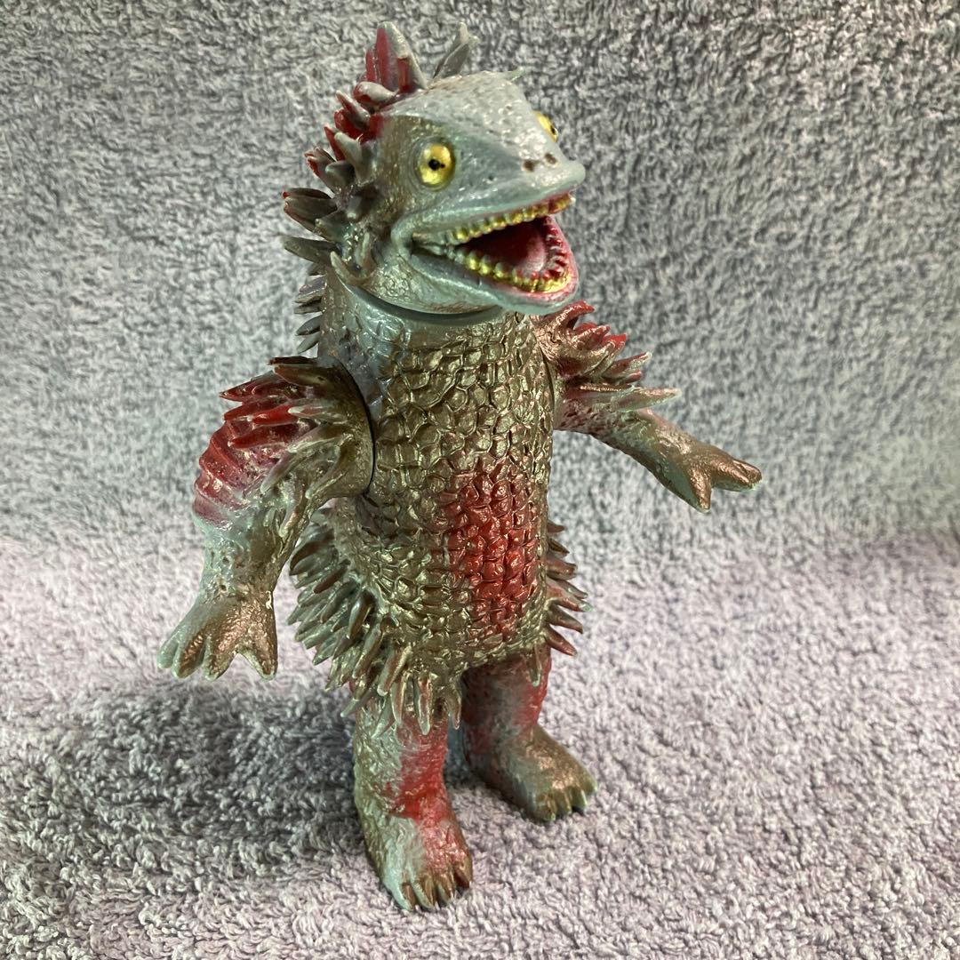 M*4様 ポピー　キングザウルス　ゲスラ