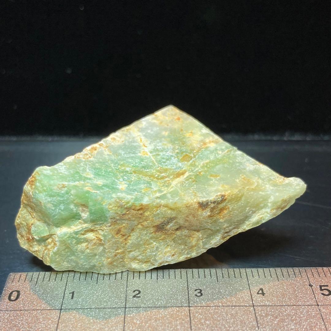 【専用品】糸魚川翡翠　金山谷　ロウカン質　山石　36.1ｇ