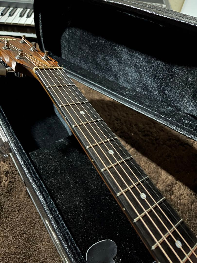 Taylor 214　ハードケース付き