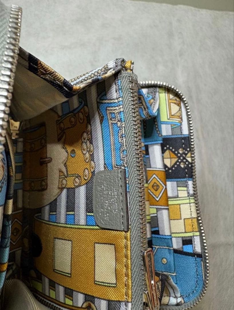 シルクインコンパクト　【HERMES】