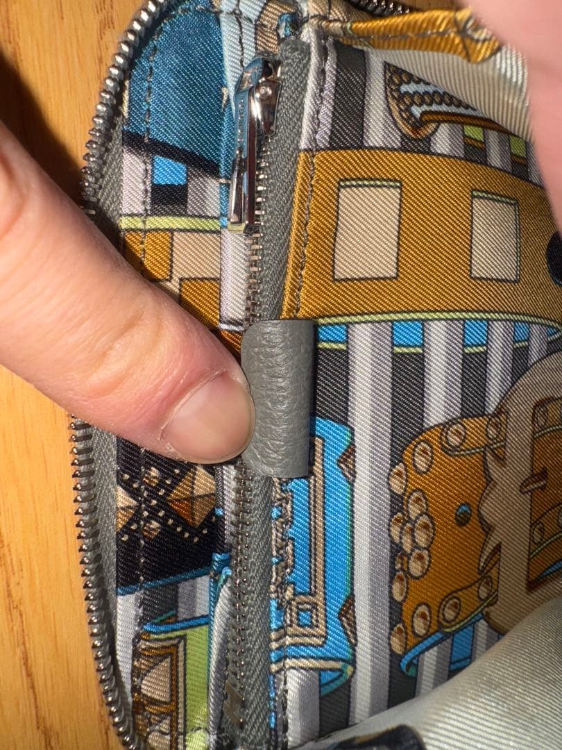 シルクインコンパクト　【HERMES】