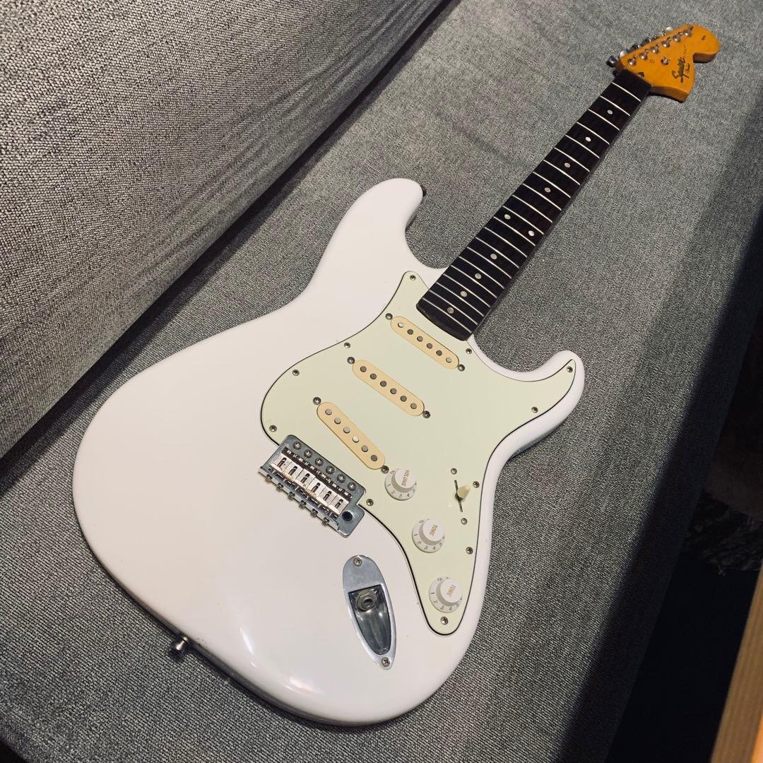 Squier by Fender Affinity ストラトキャスター 白