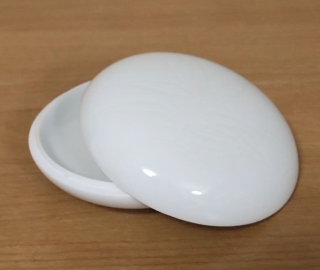 人間国宝 井上萬ニ作 白磁 香合 有田焼 茶道具 共箱