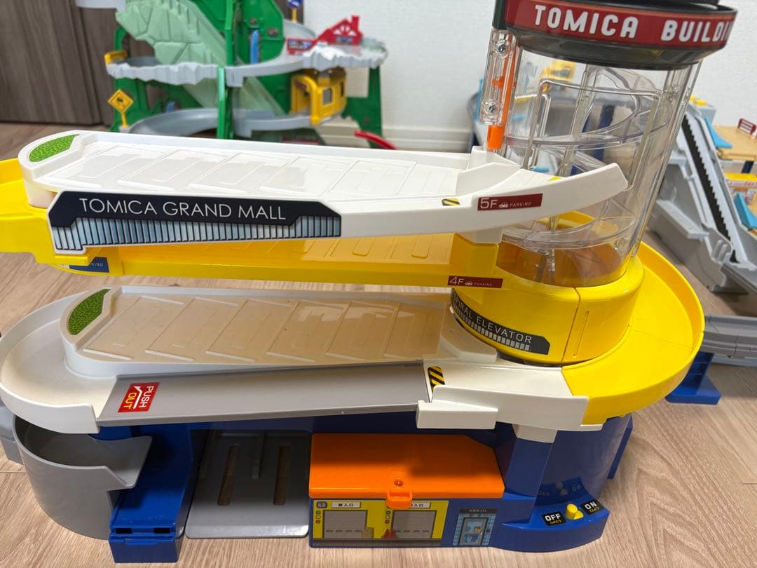 トミカ トミカワールド トミカビル やまのぼりドライブ トミカアクション高速道路