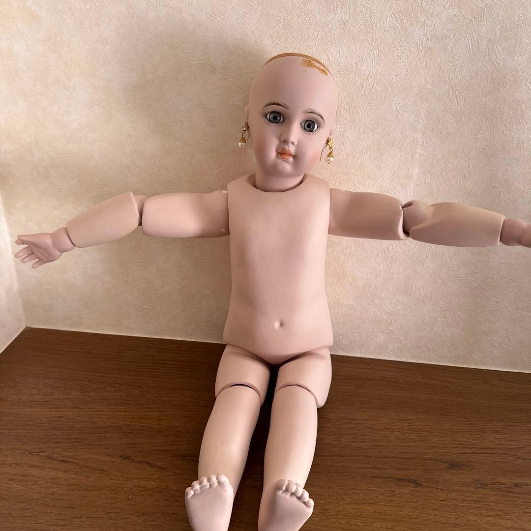 ビスクドール　ウィッグ付き　ドレス一式は付きません着用例