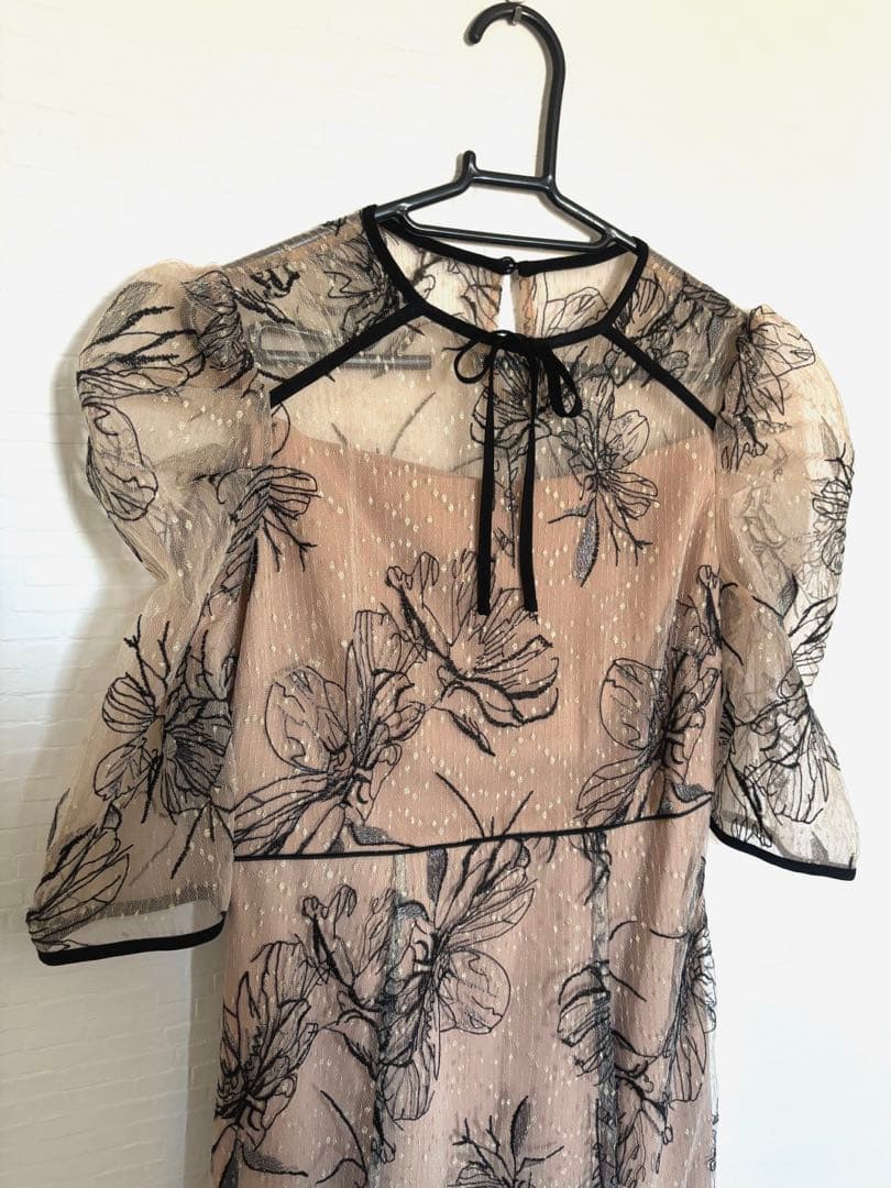 Leja オケージョンドレス 結婚式 配色パイピングプチハイネック花柄刺繍