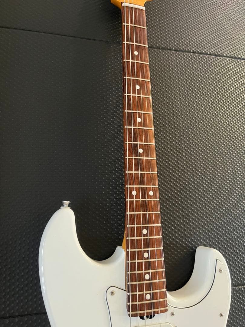 Bacchus global series ストラトタイプ