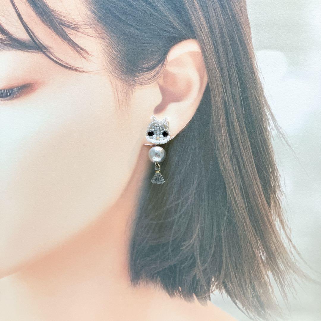 専用★ビーズ刺繍ピアス　ハンドメイドピアス　動物モチーフ　アニマルピアス