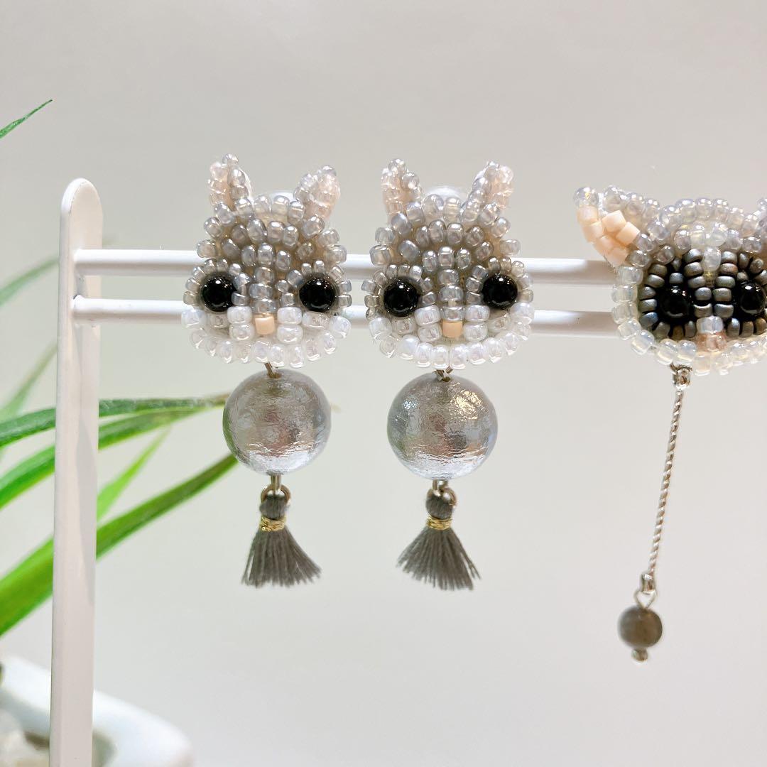 専用★ビーズ刺繍ピアス　ハンドメイドピアス　動物モチーフ　アニマルピアス