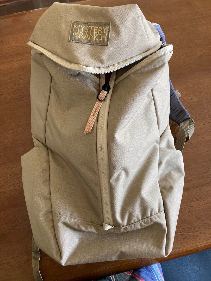 MYSTERY RANCH ベージュバックパック